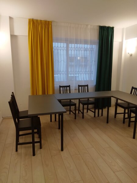 Primaverii, ultracentral,