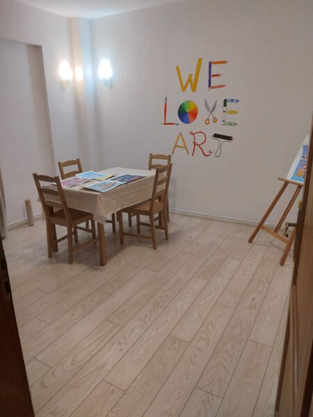 Primaverii, ultracentral,