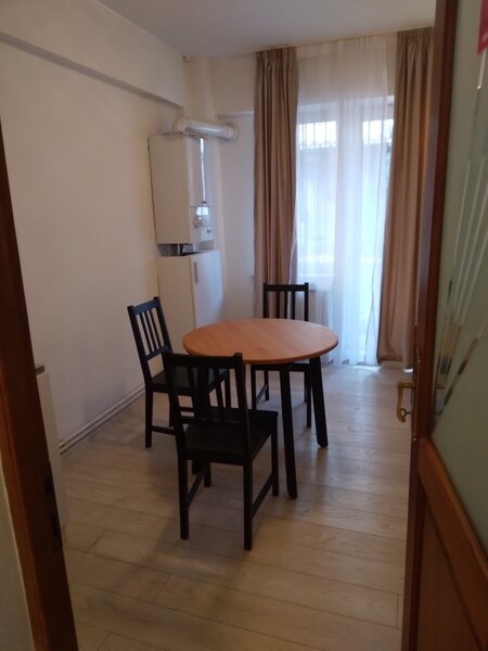 Primaverii, ultracentral,